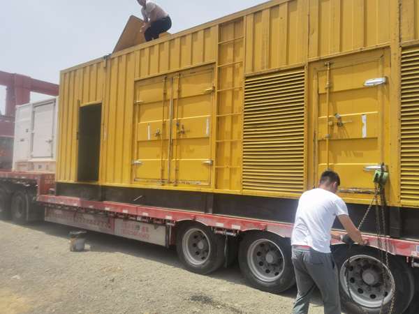 高明除了负载情况和发动机维护，还有哪些因素会影响 200kw 柴油发电机的油耗？